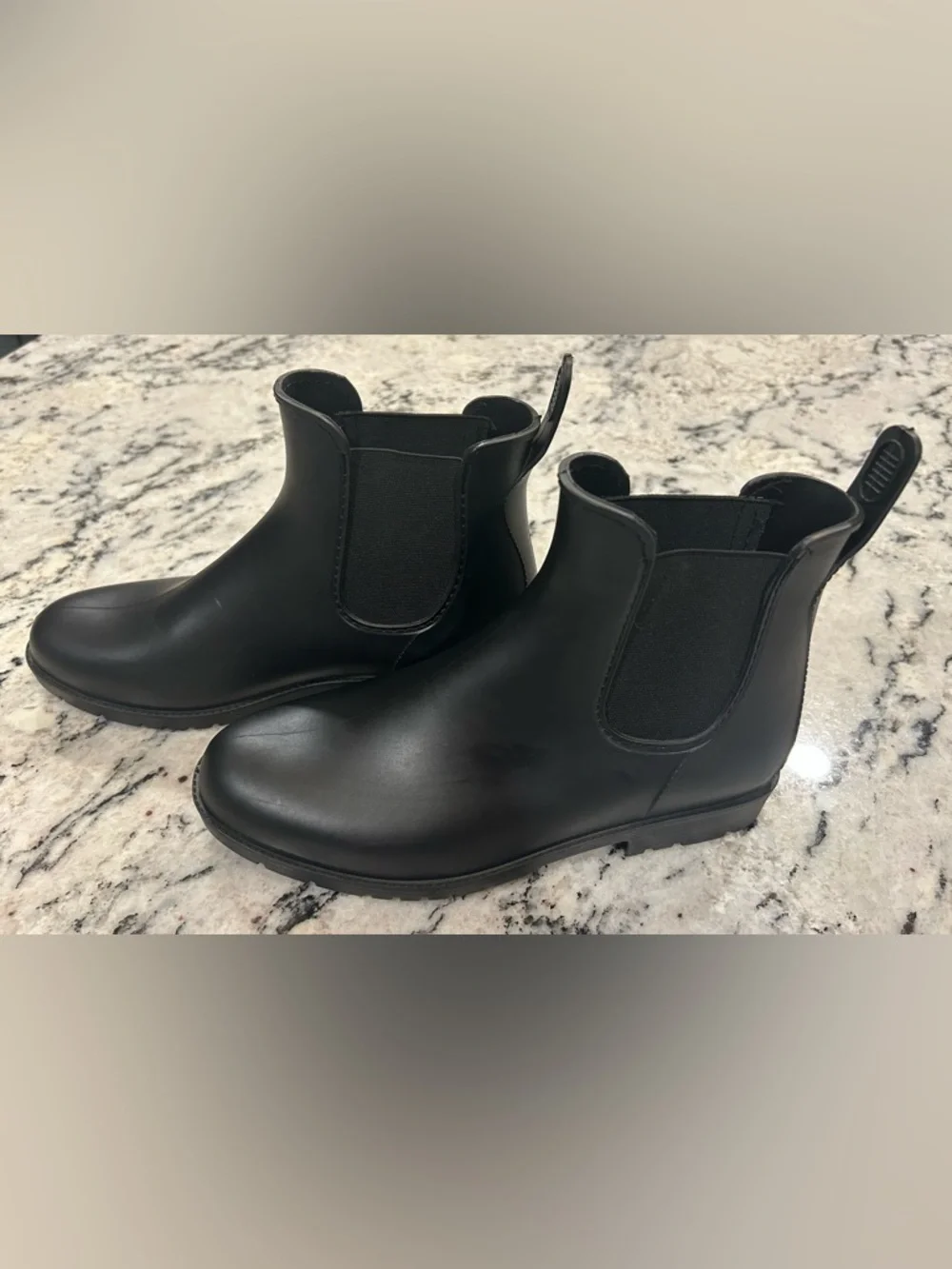 Dksuko Matte Black Chelsea Rain Boots
